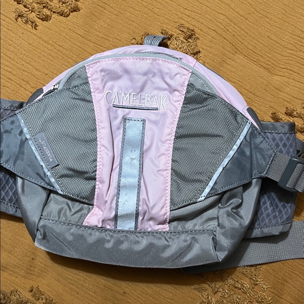 Camelbak Flashflo Hydration Fanny Pack W/ Bladder Compartment. NO BLADDER Pink.